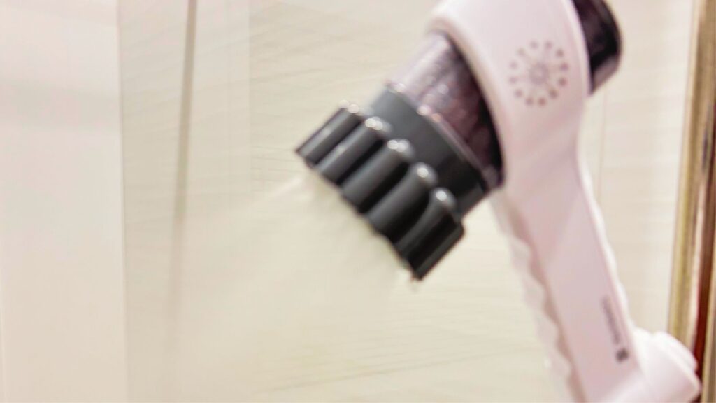 自宅の浴室でミラブルゼロを実際に使用している写真